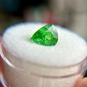 💚 🤯 2.64 CT Natural TSAVORITE GARNET Unheated Vivid Green Certified Gemstone